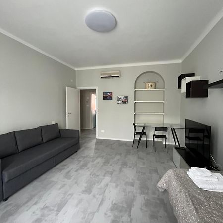 Giacomino Apartment Central Station Милан Экстерьер фото